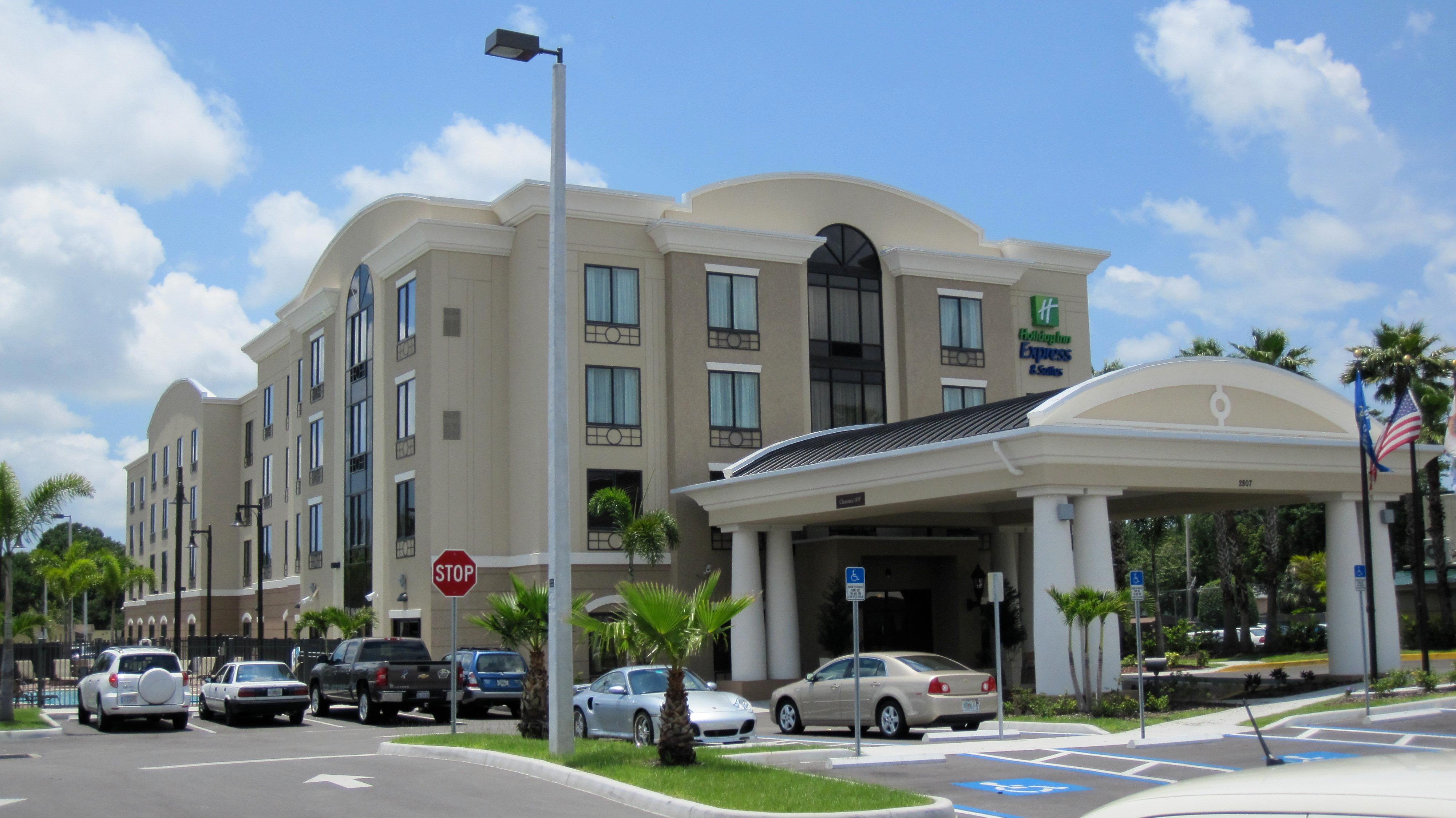 Holiday Inn Express Hotel&Suites Tampa-USF-Busch Gardens, an IHG Hotel Exterior foto